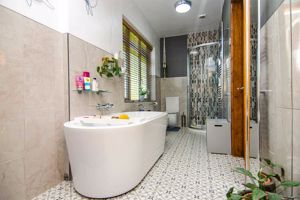 Photo 33- click for photo gallery